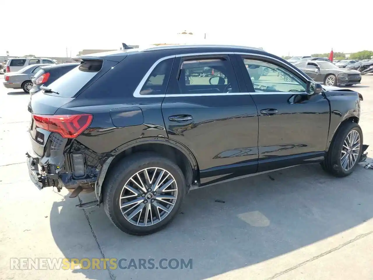 3 Photograph of a damaged car WA1AUCF32M1086031 AUDI Q3 2021