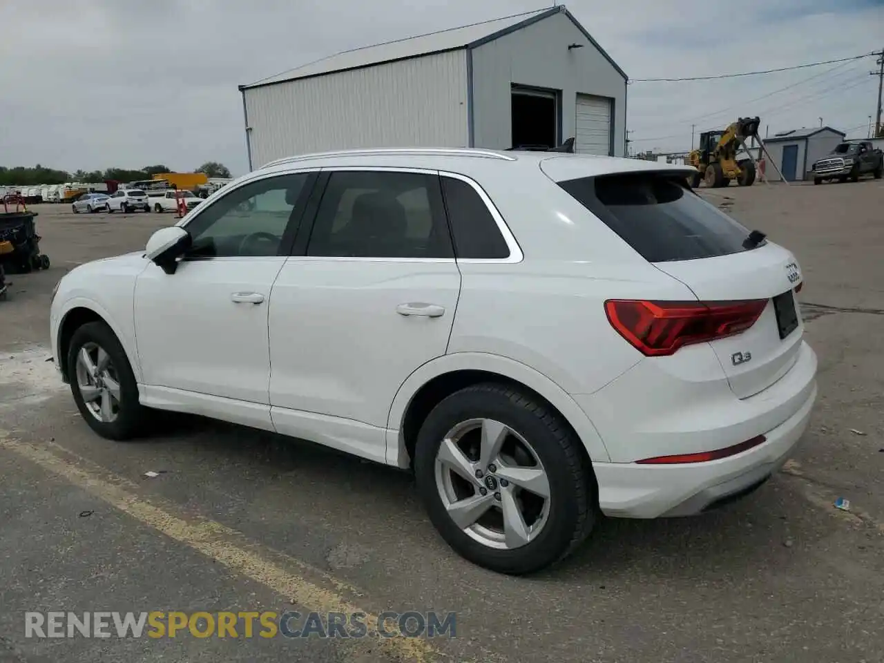 2 Photograph of a damaged car WA1AUCF32M1097241 AUDI Q3 2021