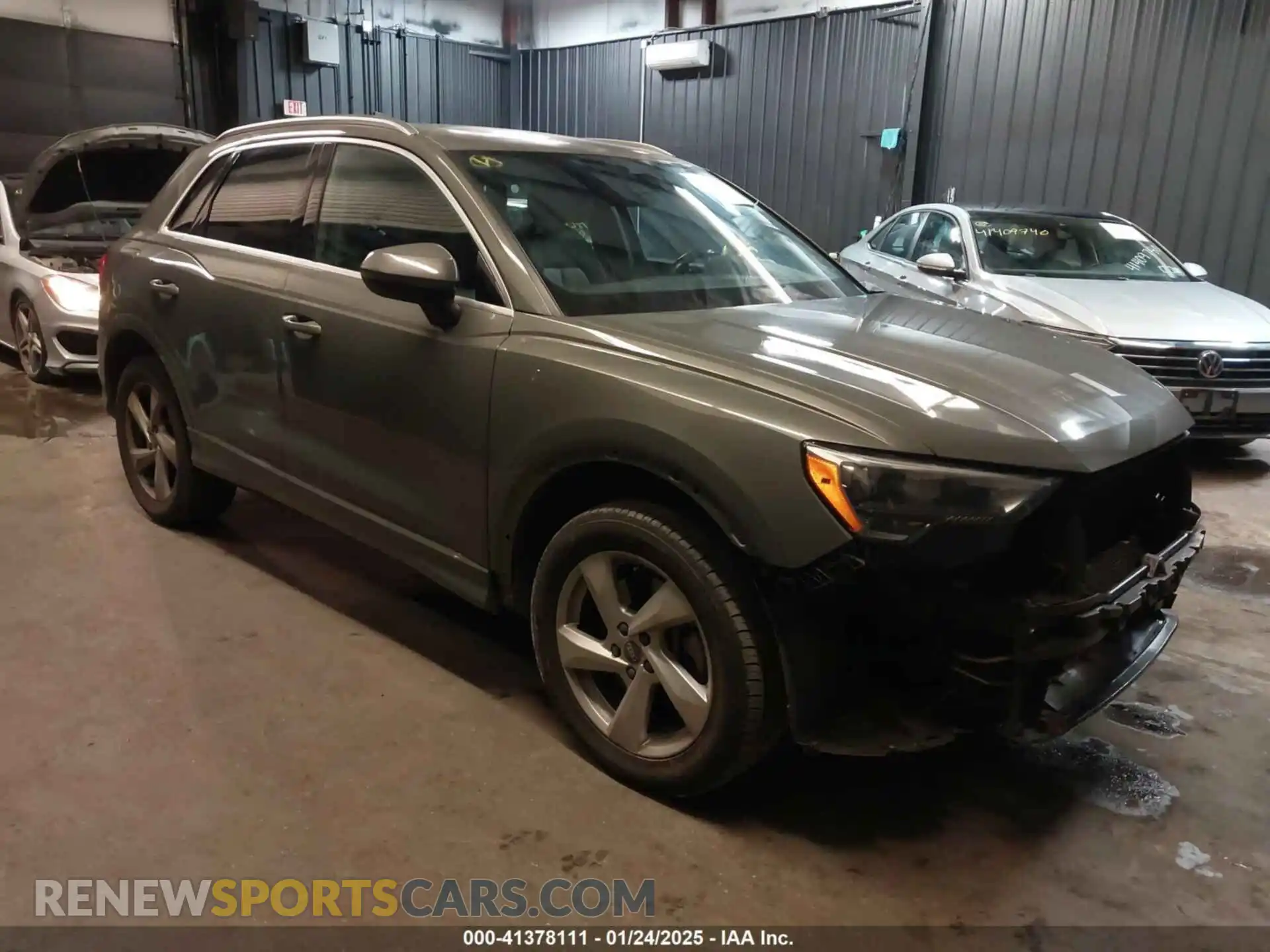 1 Photograph of a damaged car WA1AUCF32M1103460 AUDI Q3 2021
