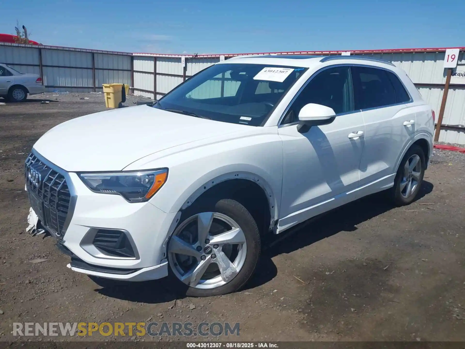 2 Photograph of a damaged car WA1AUCF33M1089486 AUDI Q3 2021