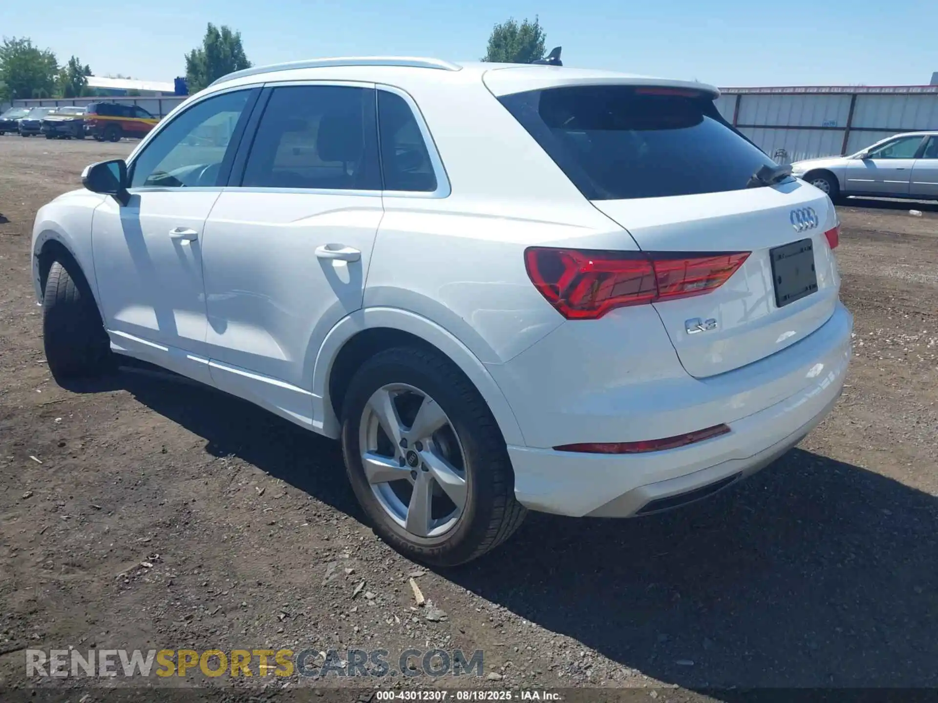 3 Photograph of a damaged car WA1AUCF33M1089486 AUDI Q3 2021