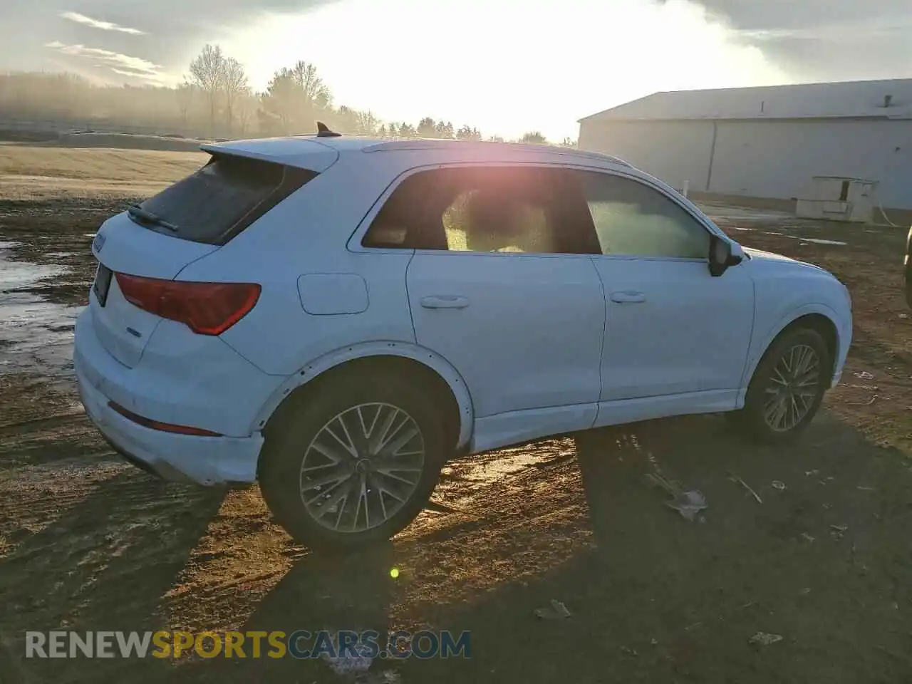 3 Photograph of a damaged car WA1AUCF33M1147676 AUDI Q3 2021
