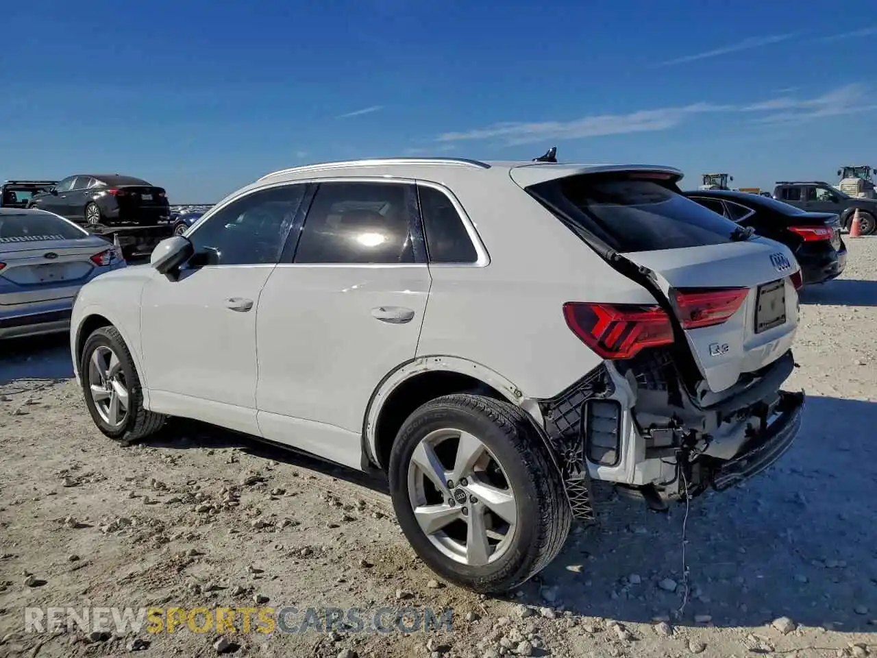 2 Photograph of a damaged car WA1AUCF34M1070302 AUDI Q3 2021