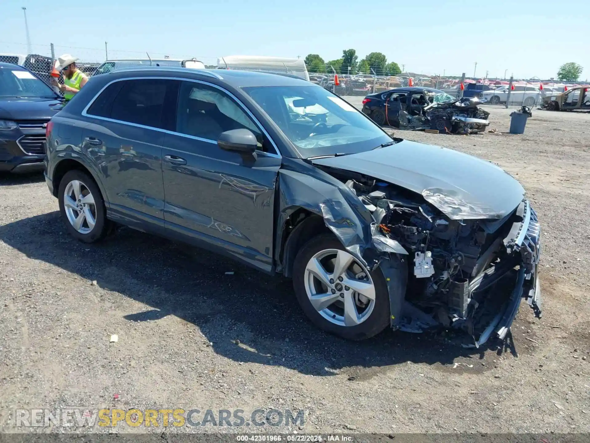 1 Photograph of a damaged car WA1AUCF35M1065609 AUDI Q3 2021
