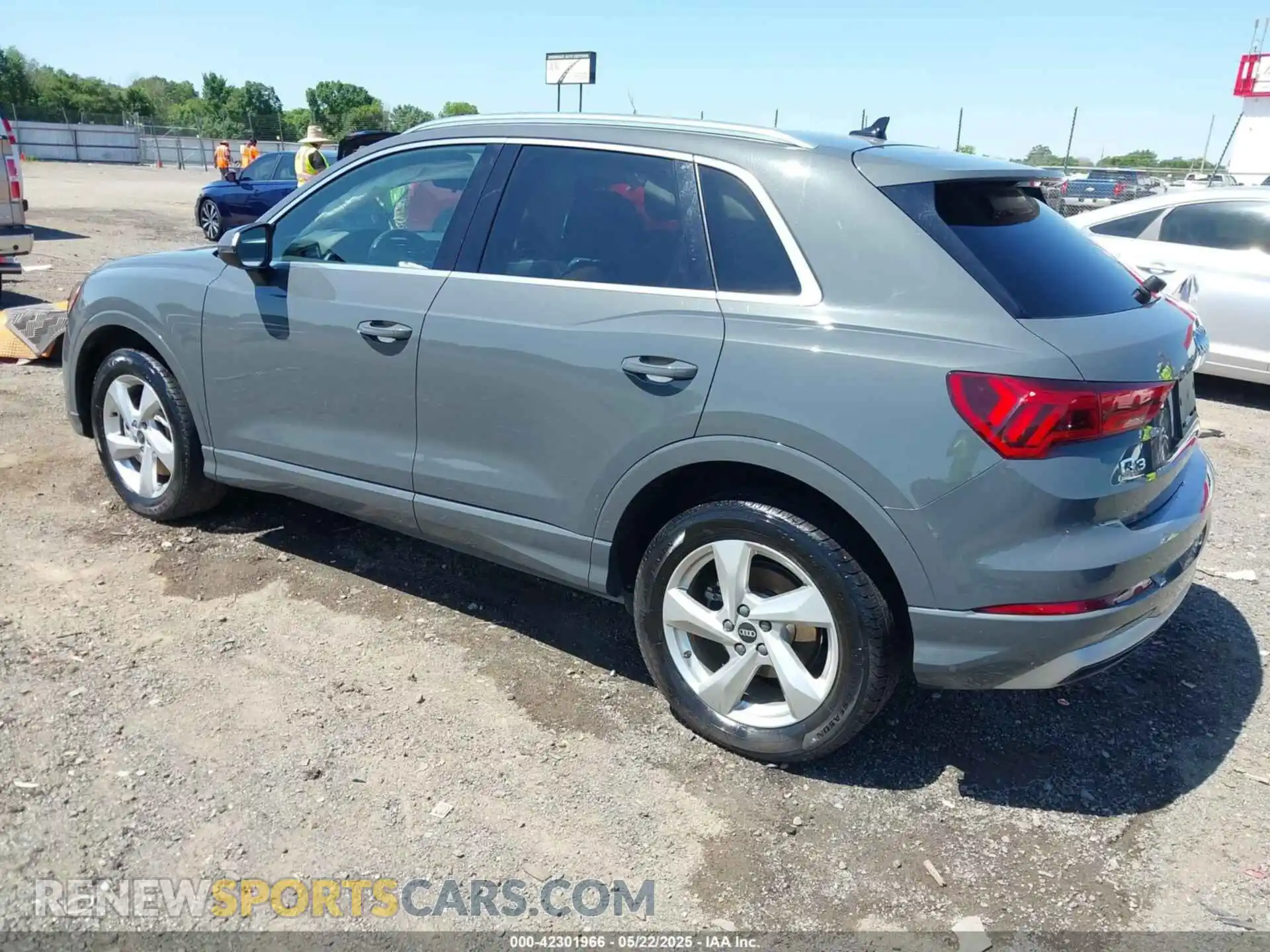 3 Photograph of a damaged car WA1AUCF35M1065609 AUDI Q3 2021