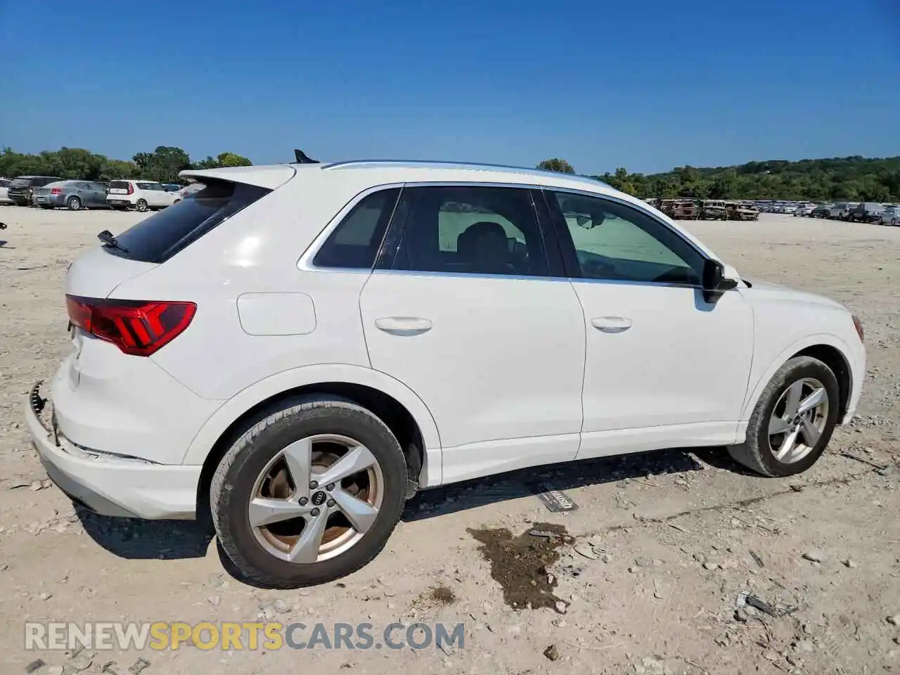 3 Photograph of a damaged car WA1AUCF35M1101220 AUDI Q3 2021