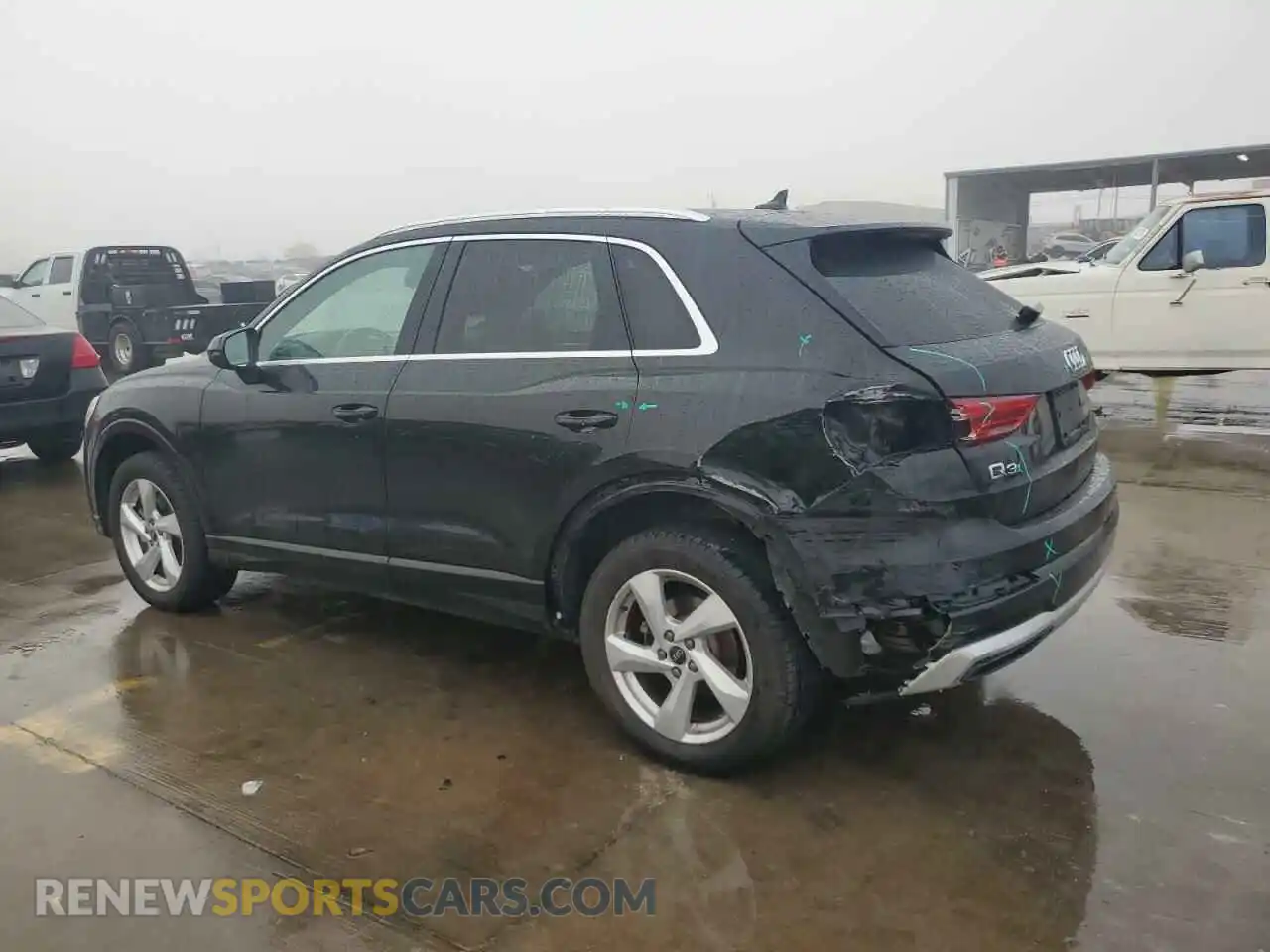 2 Photograph of a damaged car WA1AUCF36M1059589 AUDI Q3 2021