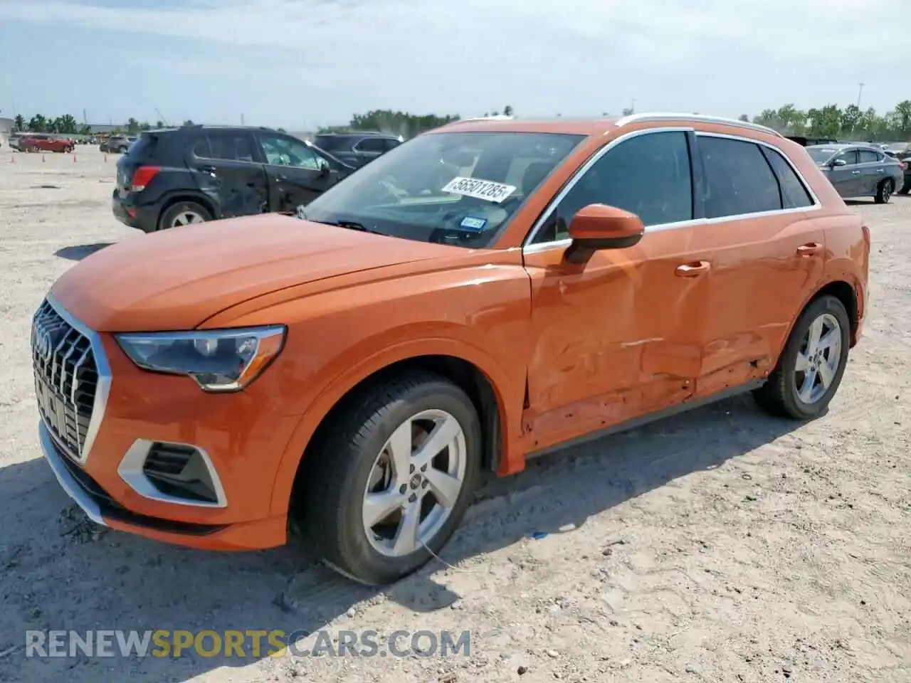 1 Photograph of a damaged car WA1AUCF36M1060404 AUDI Q3 2021