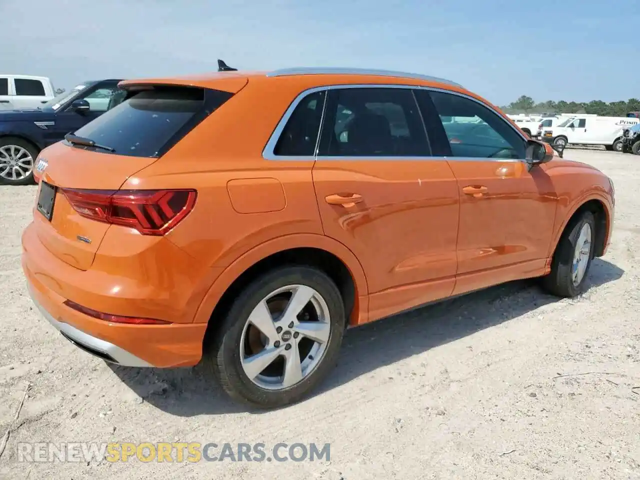 3 Photograph of a damaged car WA1AUCF36M1060404 AUDI Q3 2021