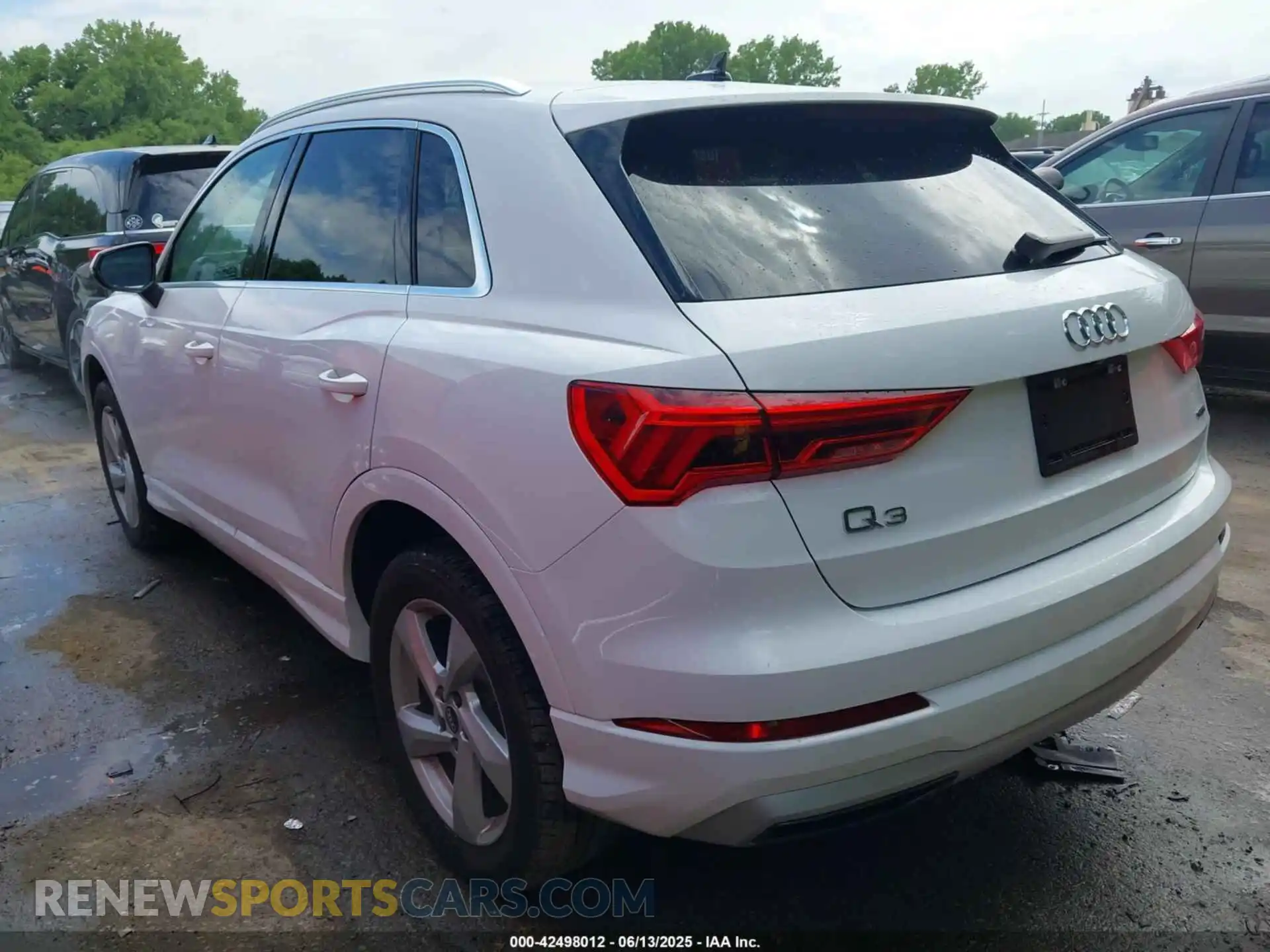 3 Photograph of a damaged car WA1AUCF36M1101596 AUDI Q3 2021