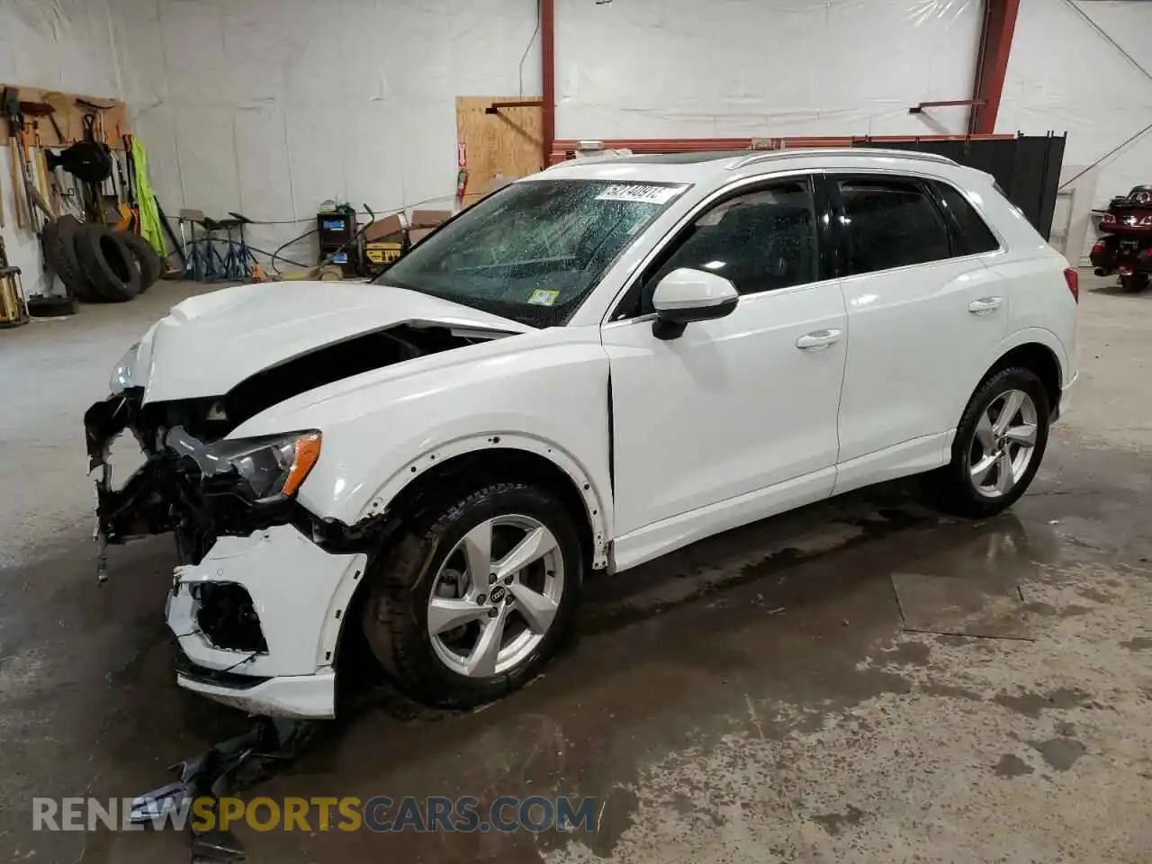 1 Photograph of a damaged car WA1AUCF36M1154248 AUDI Q3 2021