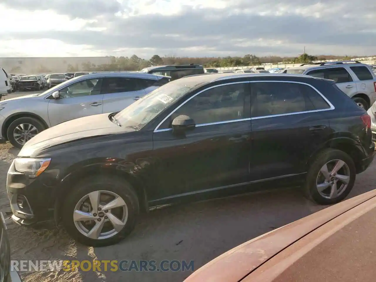 1 Photograph of a damaged car WA1AUCF38M1061568 AUDI Q3 2021