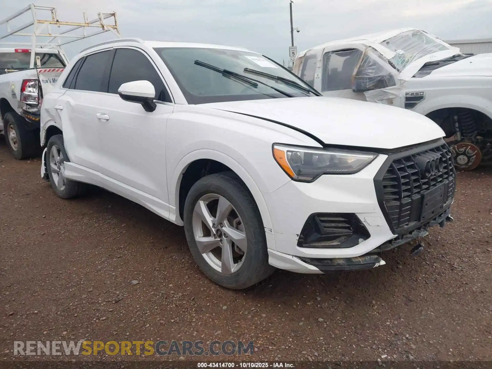 1 Photograph of a damaged car WA1AUCF38M1064616 AUDI Q3 2021