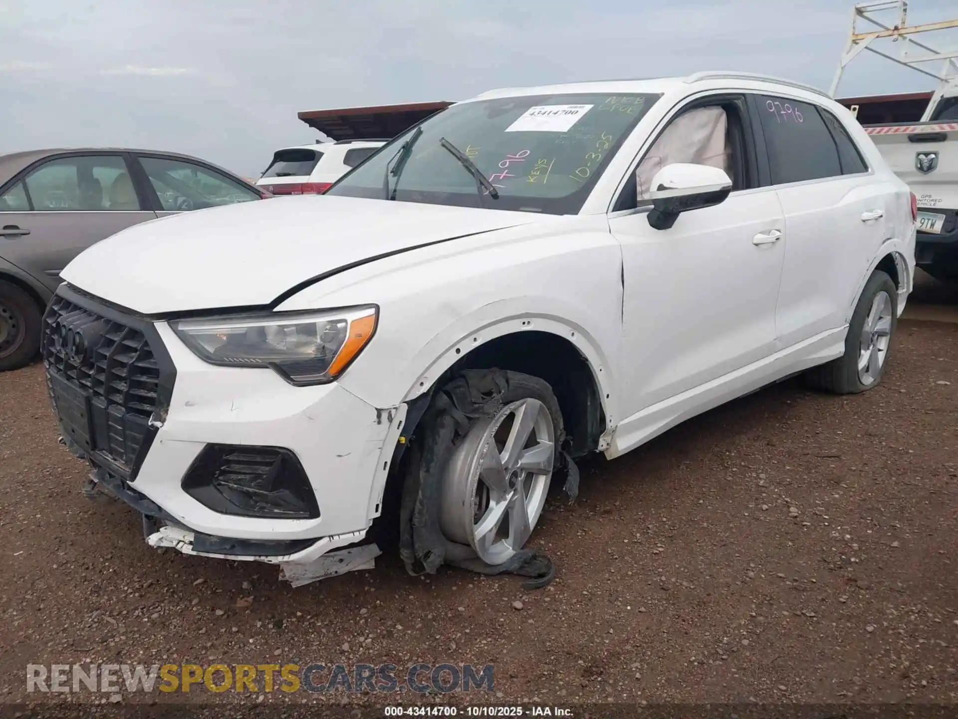 2 Photograph of a damaged car WA1AUCF38M1064616 AUDI Q3 2021