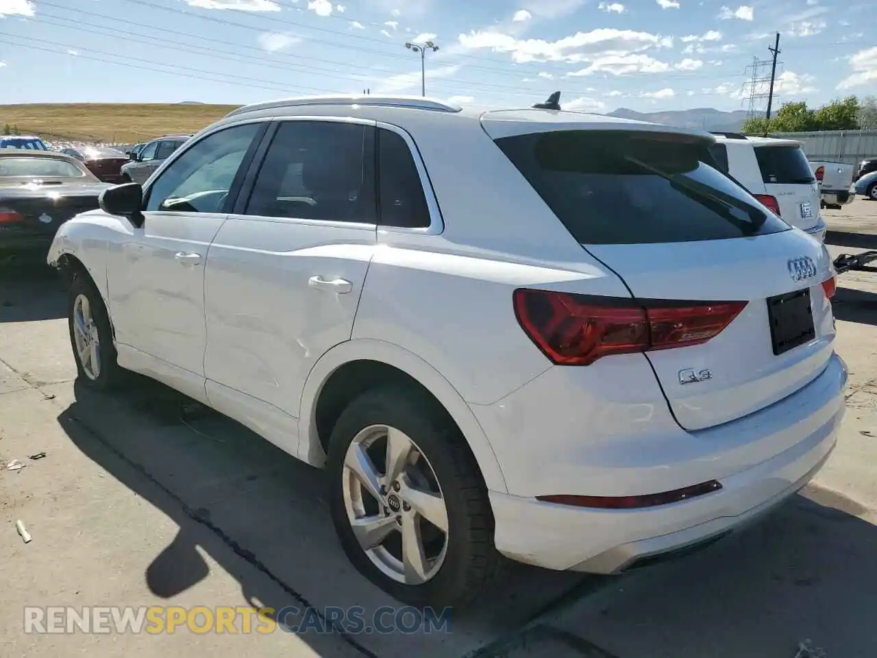 2 Photograph of a damaged car WA1AUCF38M1067676 AUDI Q3 2021