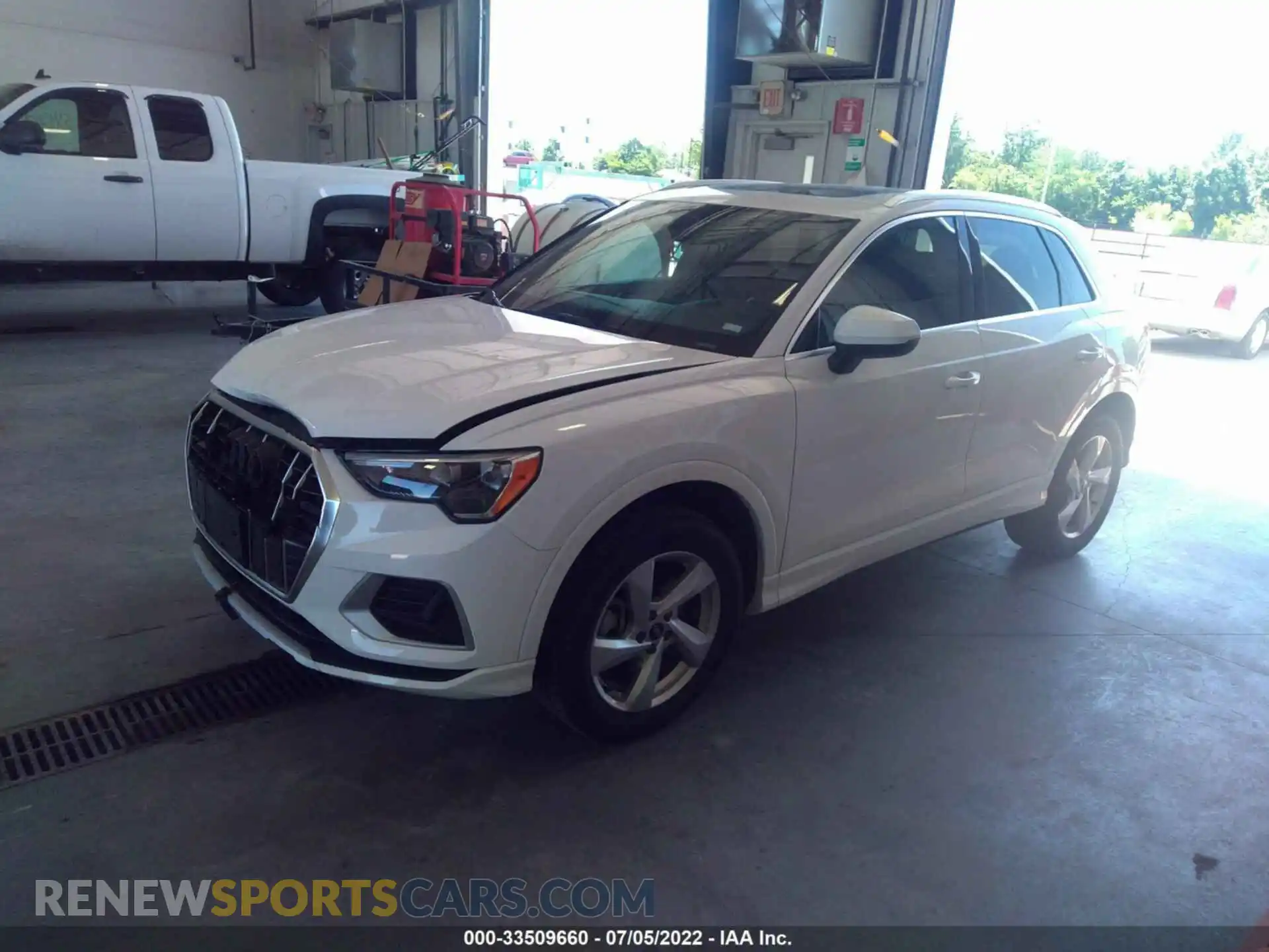 2 Photograph of a damaged car WA1AUCF38M1068102 AUDI Q3 2021
