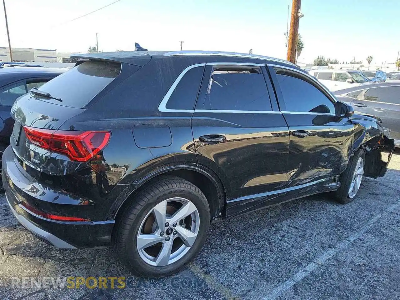 3 Photograph of a damaged car WA1AUCF38M1118626 AUDI Q3 2021