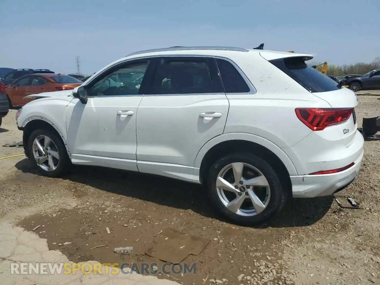2 Photograph of a damaged car WA1AUCF38M1123972 AUDI Q3 2021
