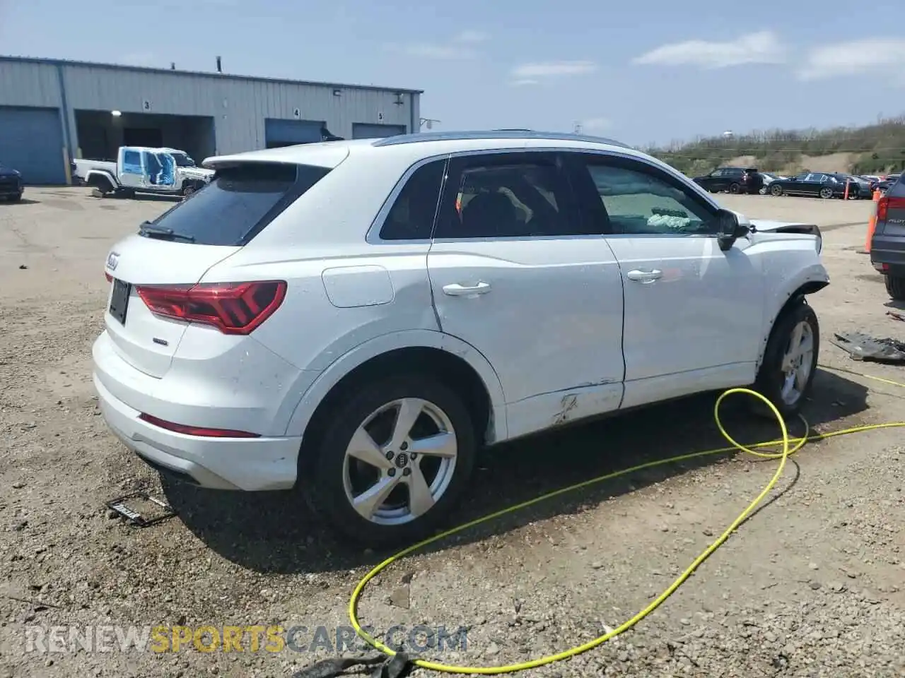 3 Photograph of a damaged car WA1AUCF38M1123972 AUDI Q3 2021