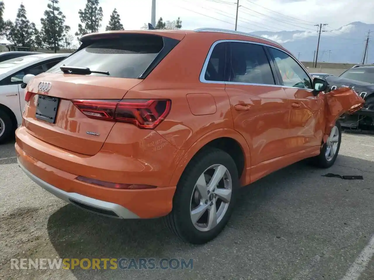 3 Photograph of a damaged car WA1AUCF38M1132297 AUDI Q3 2021