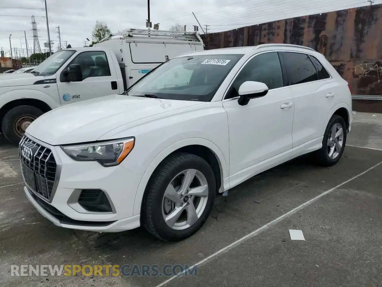 1 Photograph of a damaged car WA1AUCF39M1061658 AUDI Q3 2021