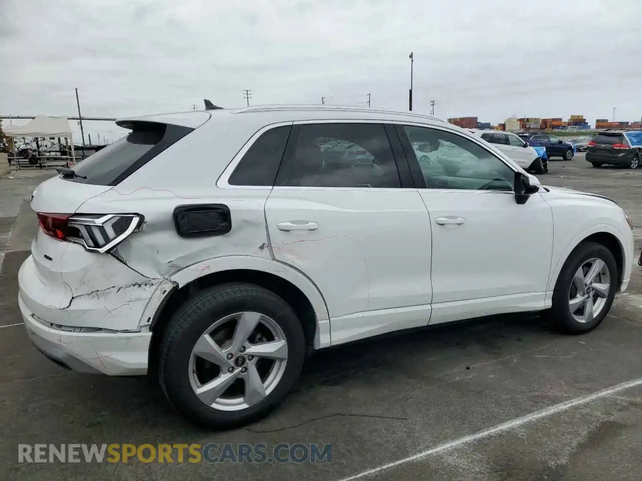 3 Photograph of a damaged car WA1AUCF39M1061658 AUDI Q3 2021