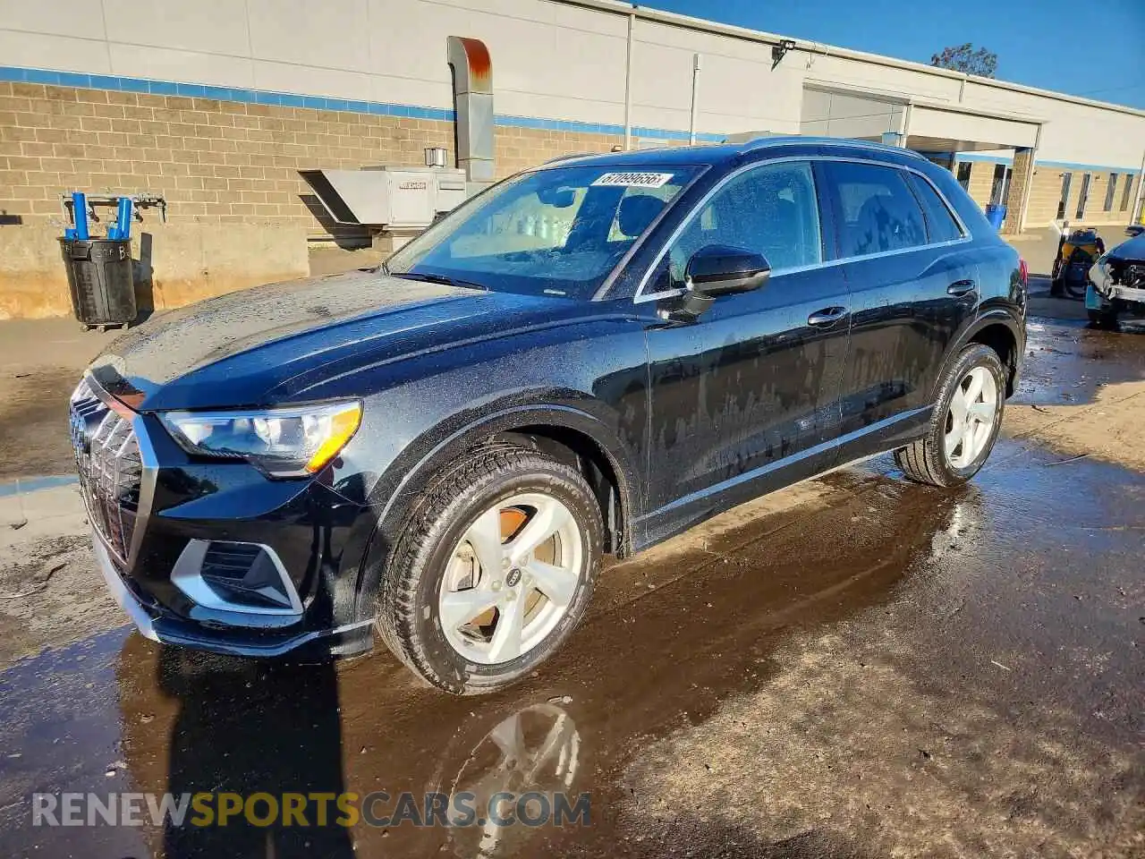 1 Photograph of a damaged car WA1AUCF39M1062471 AUDI Q3 2021