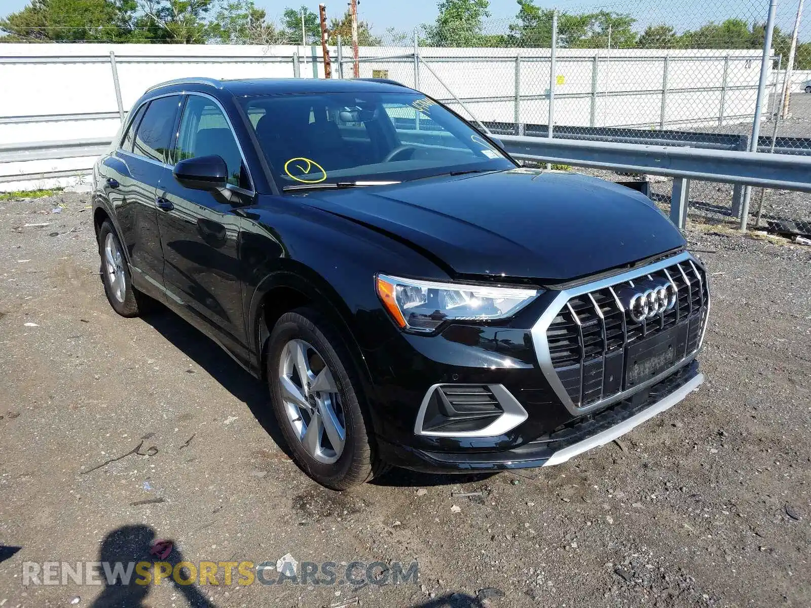 1 Photograph of a damaged car WA1AUCF39M1068089 AUDI Q3 2021