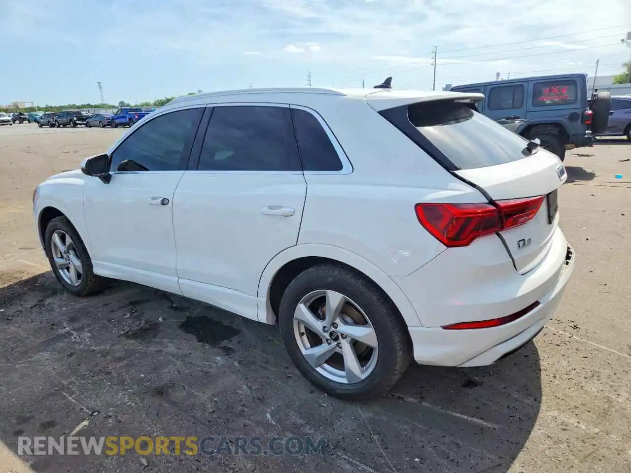 2 Photograph of a damaged car WA1AUCF39M1091596 AUDI Q3 2021