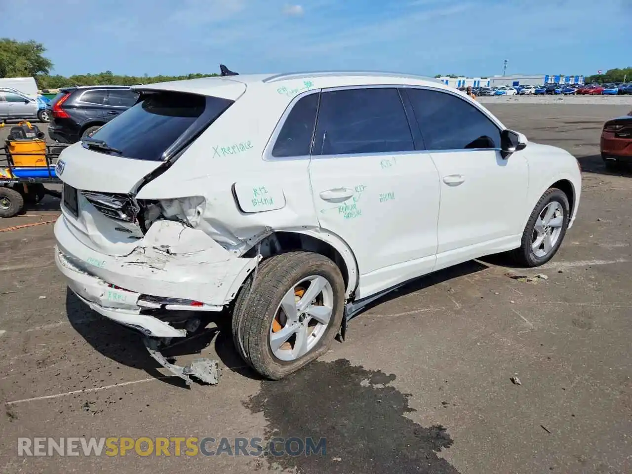 3 Photograph of a damaged car WA1AUCF39M1091596 AUDI Q3 2021