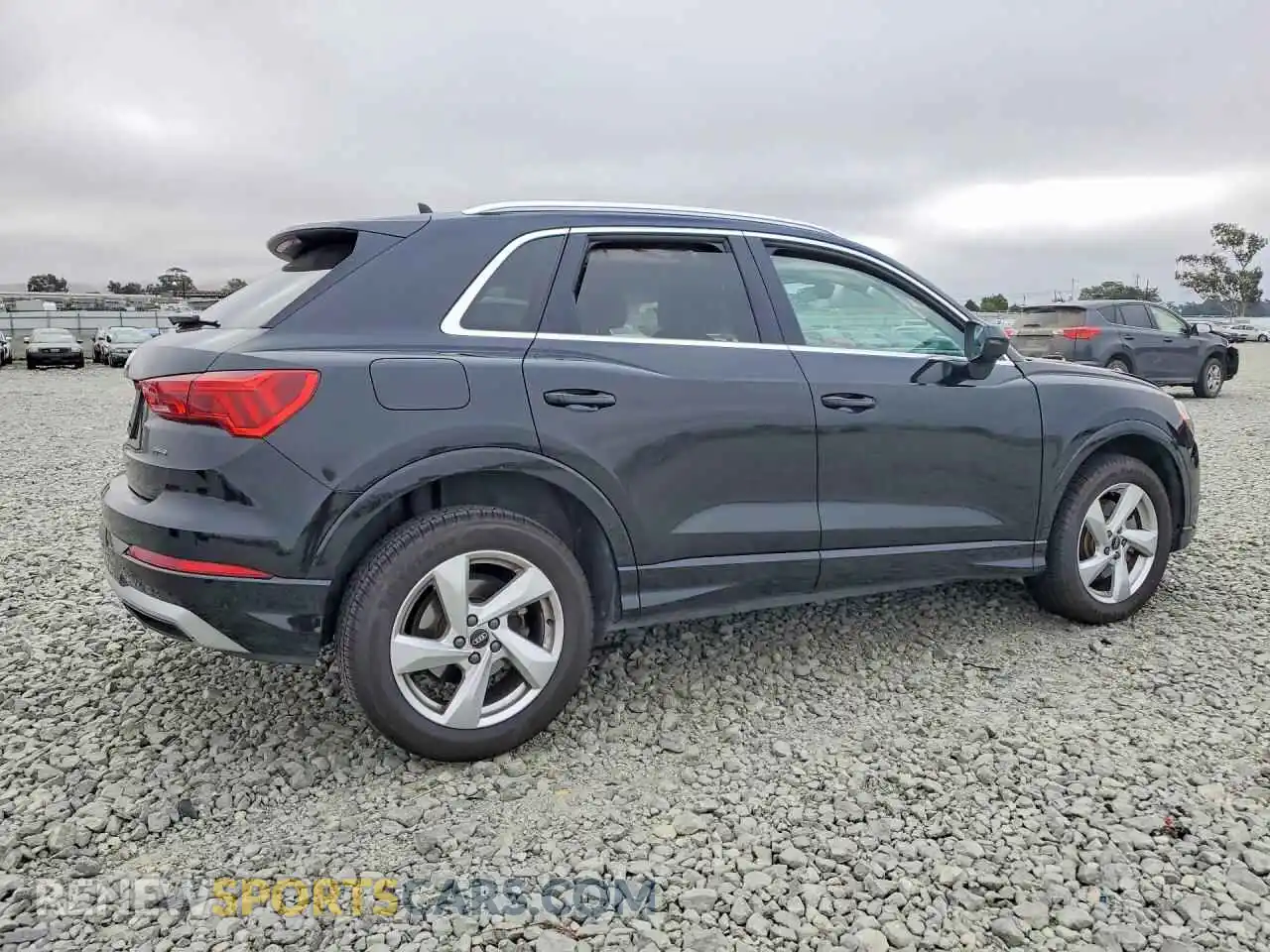 3 Фотография поврежденного автомобиля WA1AUCF39M1096944 AUDI Q3 2021
