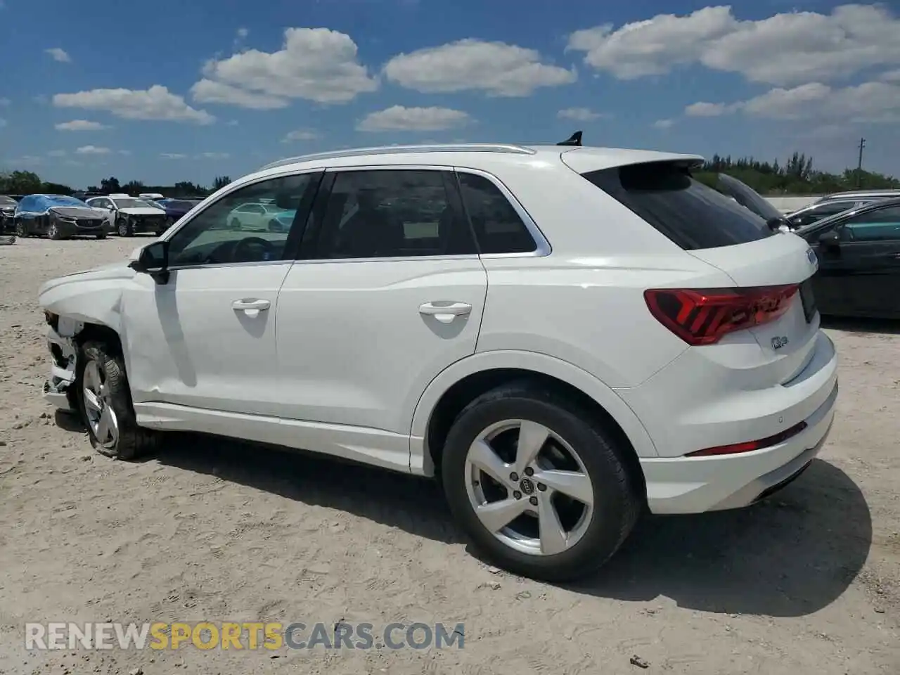 2 Photograph of a damaged car WA1AUCF39M1133071 AUDI Q3 2021