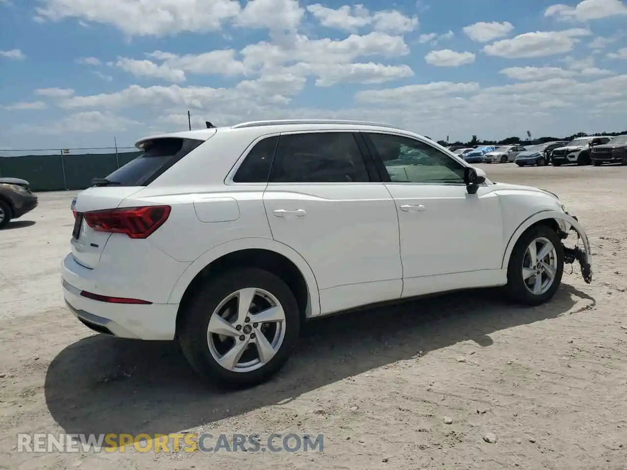 3 Photograph of a damaged car WA1AUCF39M1133071 AUDI Q3 2021