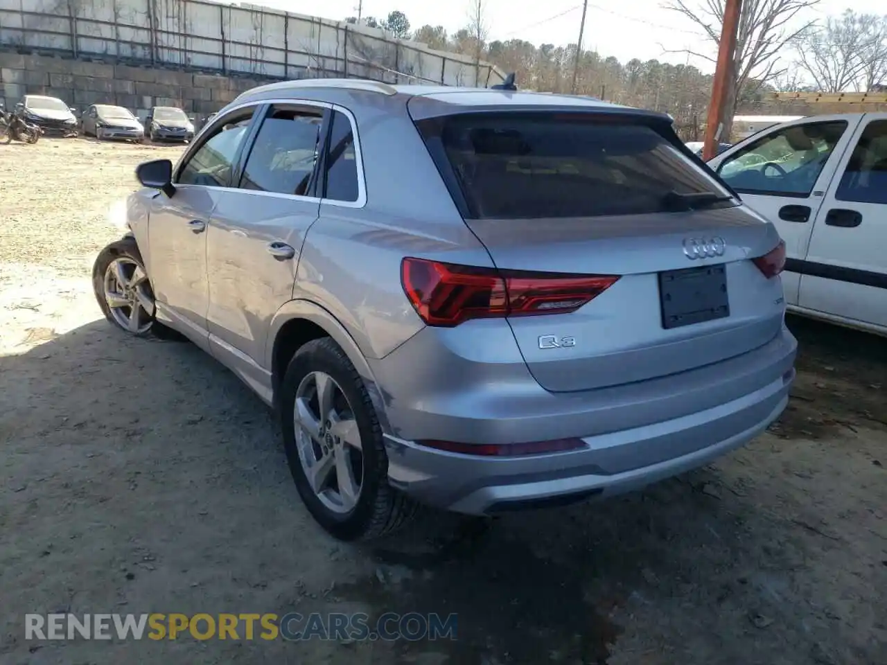 3 Photograph of a damaged car WA1AUCF39M1136875 AUDI Q3 2021