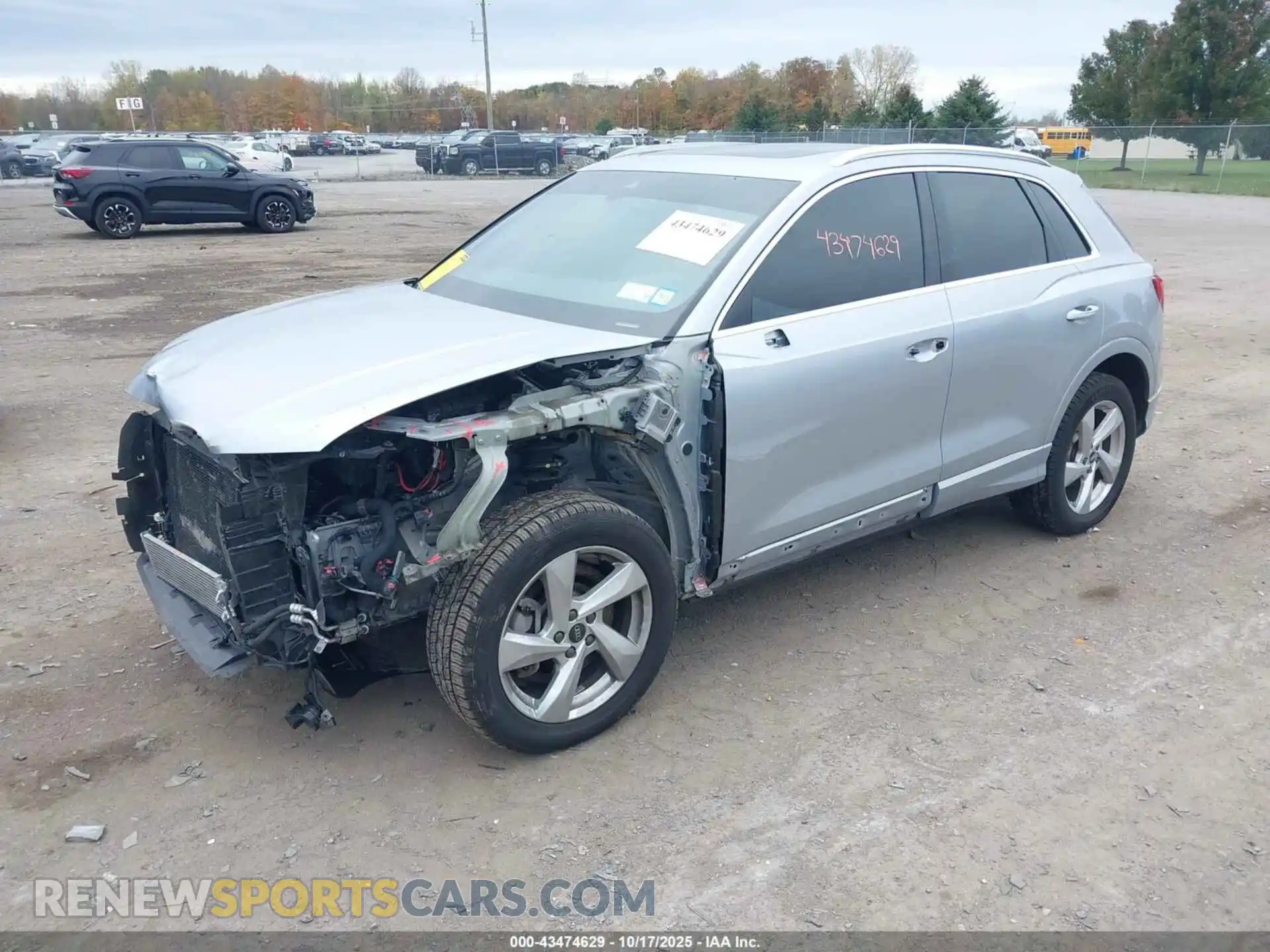 2 Photograph of a damaged car WA1AUCF39M1153496 AUDI Q3 2021