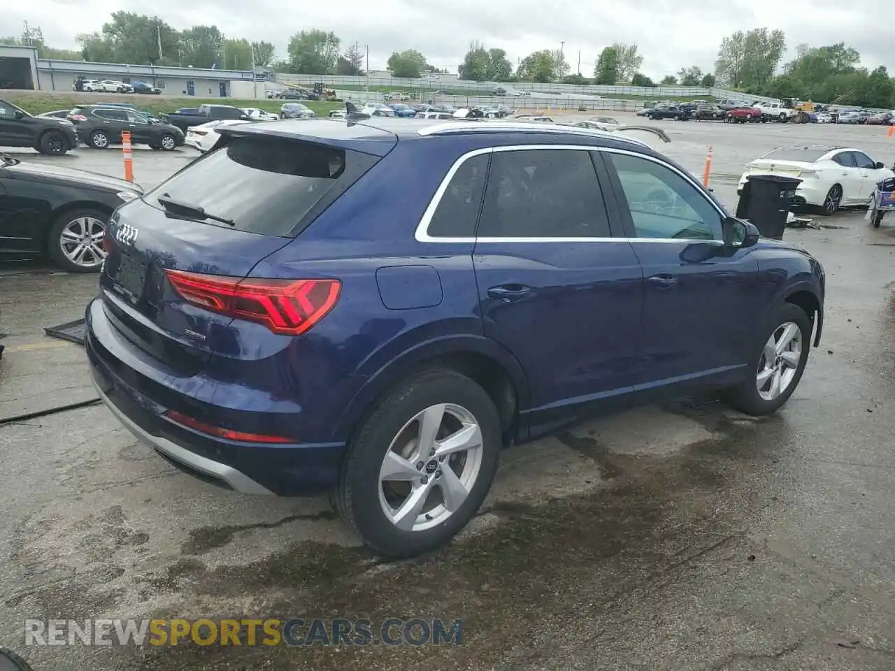 3 Photograph of a damaged car WA1AUCF3XM1120717 AUDI Q3 2021