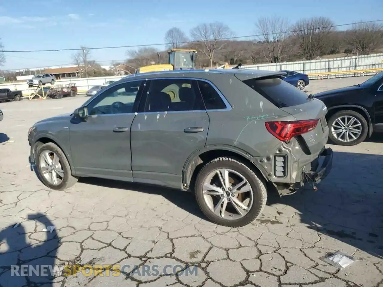 2 Photograph of a damaged car WA1DECF30M1004792 AUDI Q3 2021