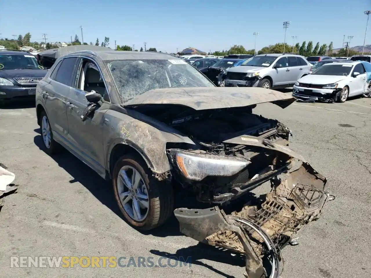 1 Photograph of a damaged car WA1DECF30M1018367 AUDI Q3 2021