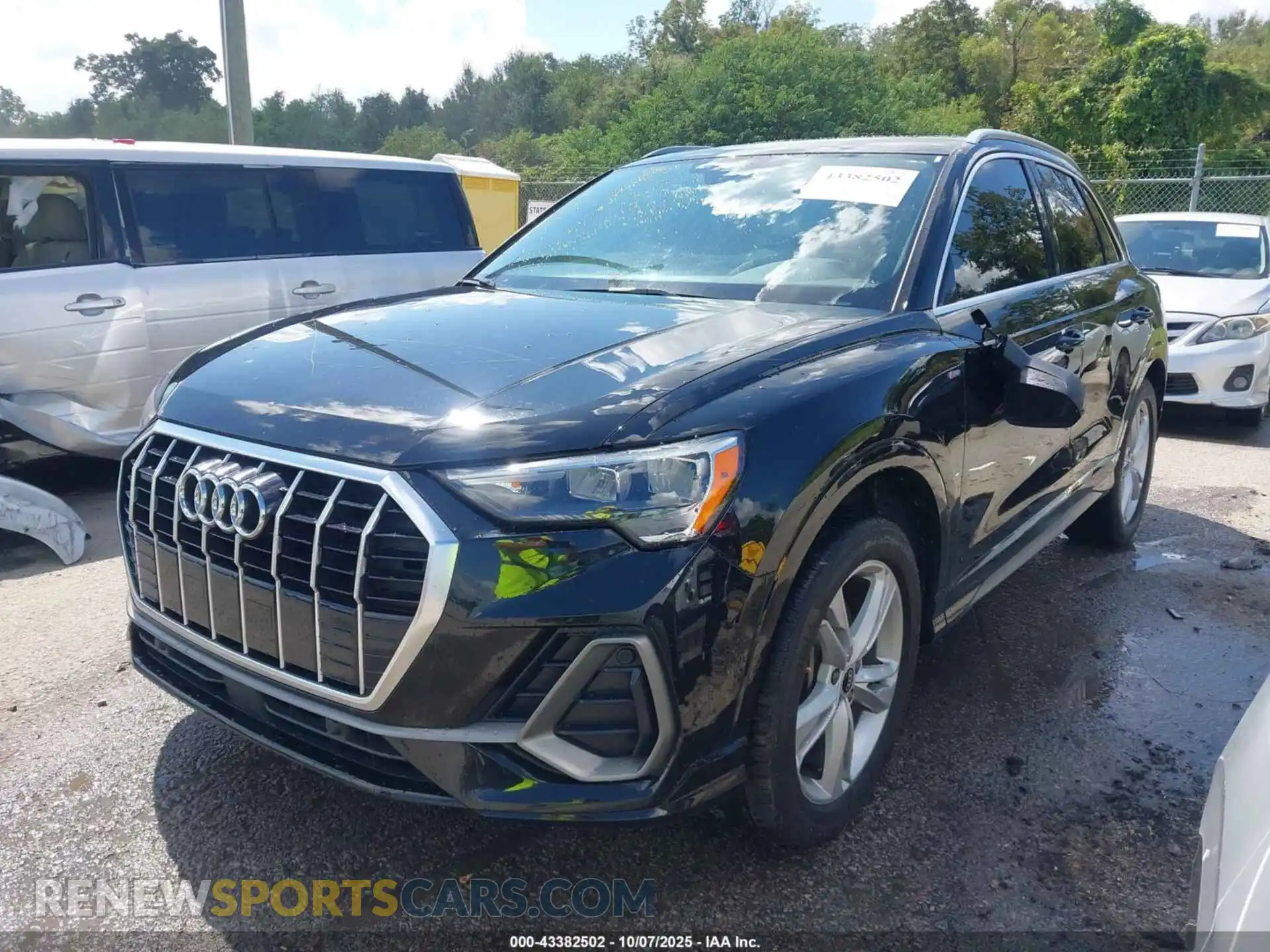 2 Photograph of a damaged car WA1DECF30M1025366 AUDI Q3 2021