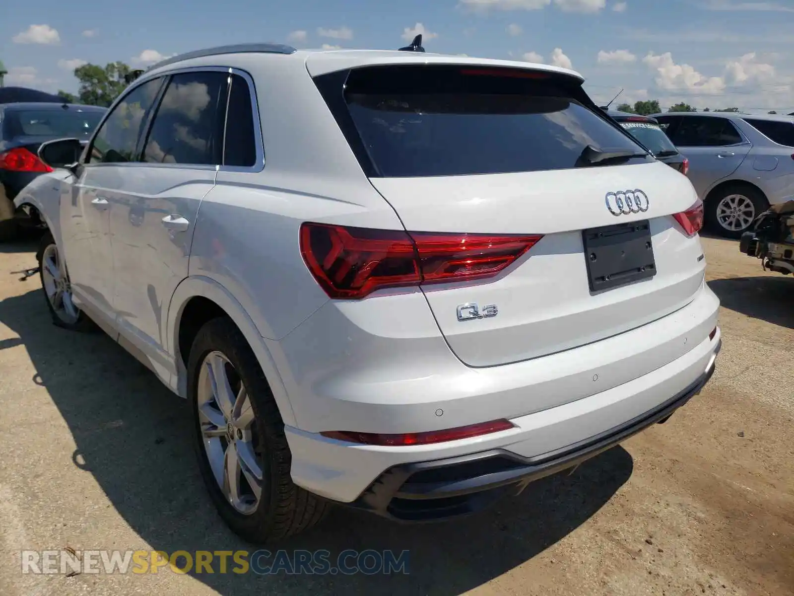 3 Photograph of a damaged car WA1DECF30M1040143 AUDI Q3 2021