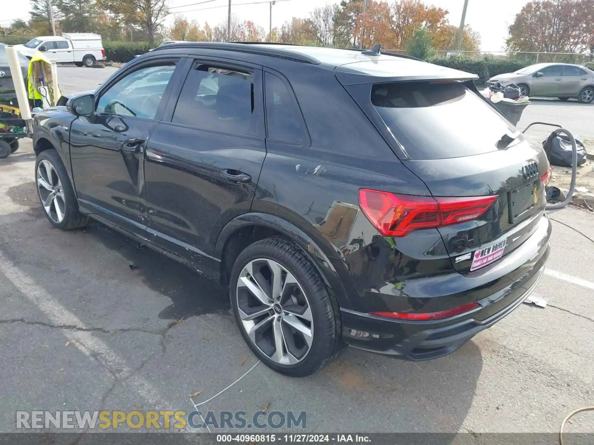 3 Photograph of a damaged car WA1DECF30M1060067 AUDI Q3 2021