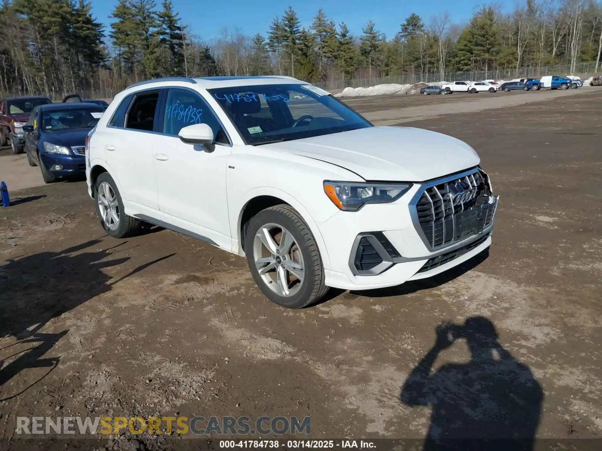 1 Photograph of a damaged car WA1DECF30M1118517 AUDI Q3 2021