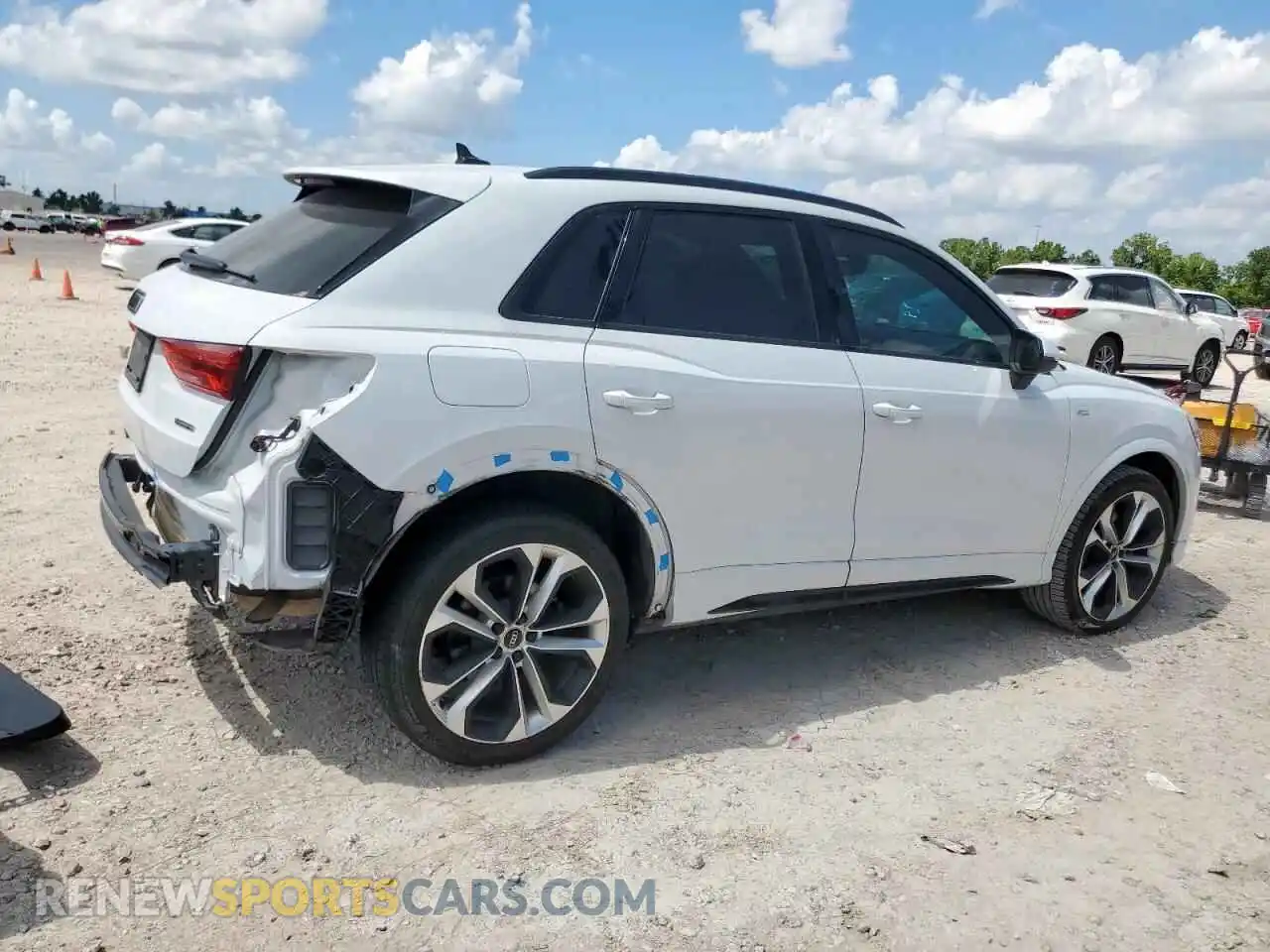 3 Photograph of a damaged car WA1DECF30M1128870 AUDI Q3 2021