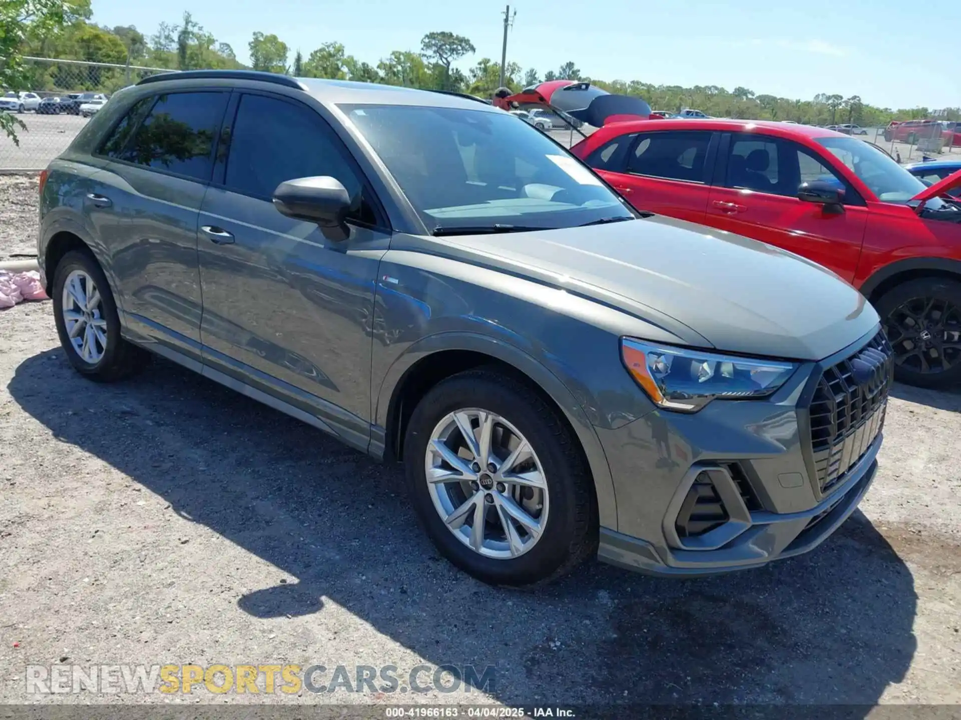 1 Photograph of a damaged car WA1DECF31M1127887 AUDI Q3 2021