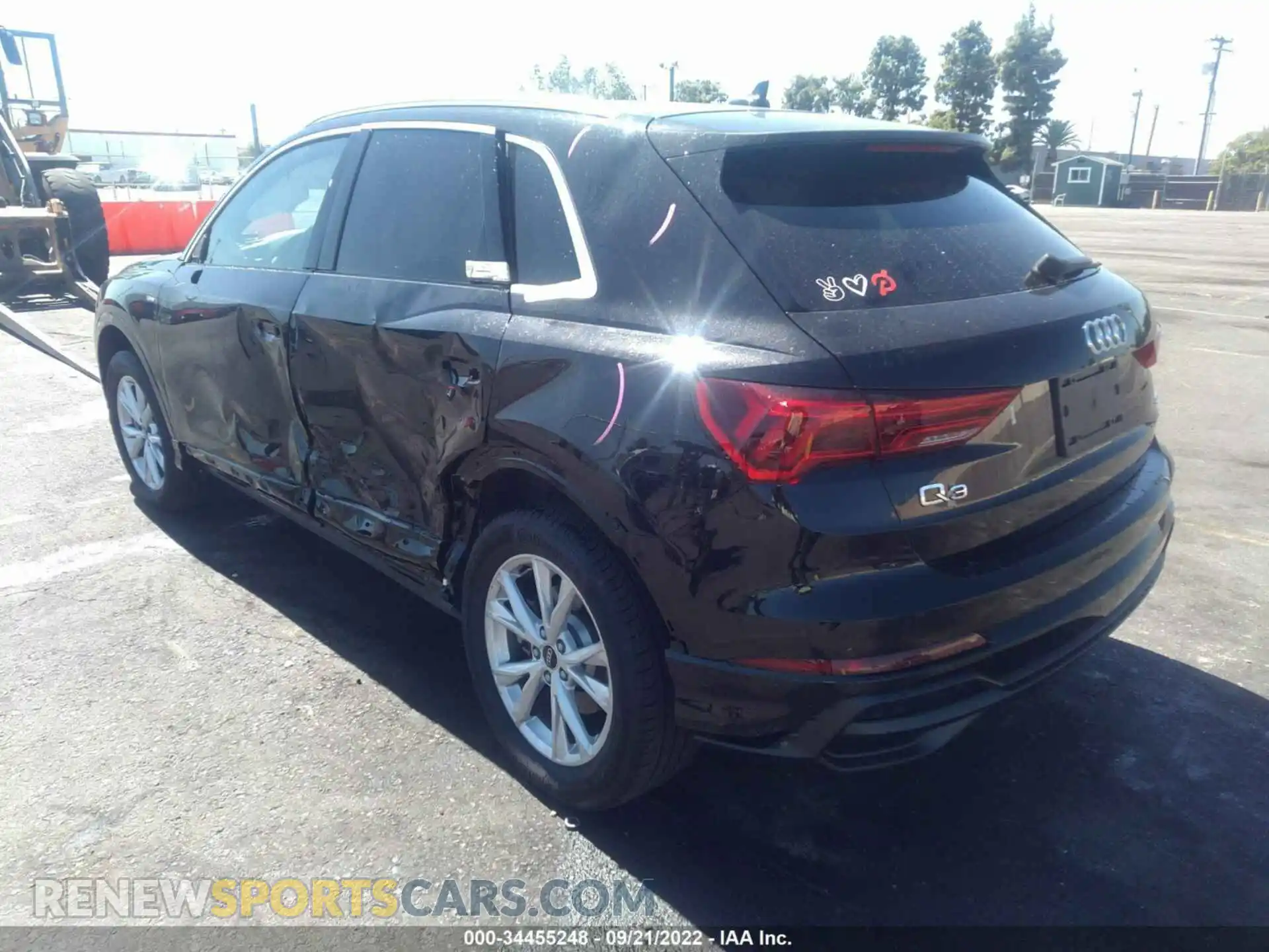 3 Photograph of a damaged car WA1DECF31M1148805 AUDI Q3 2021