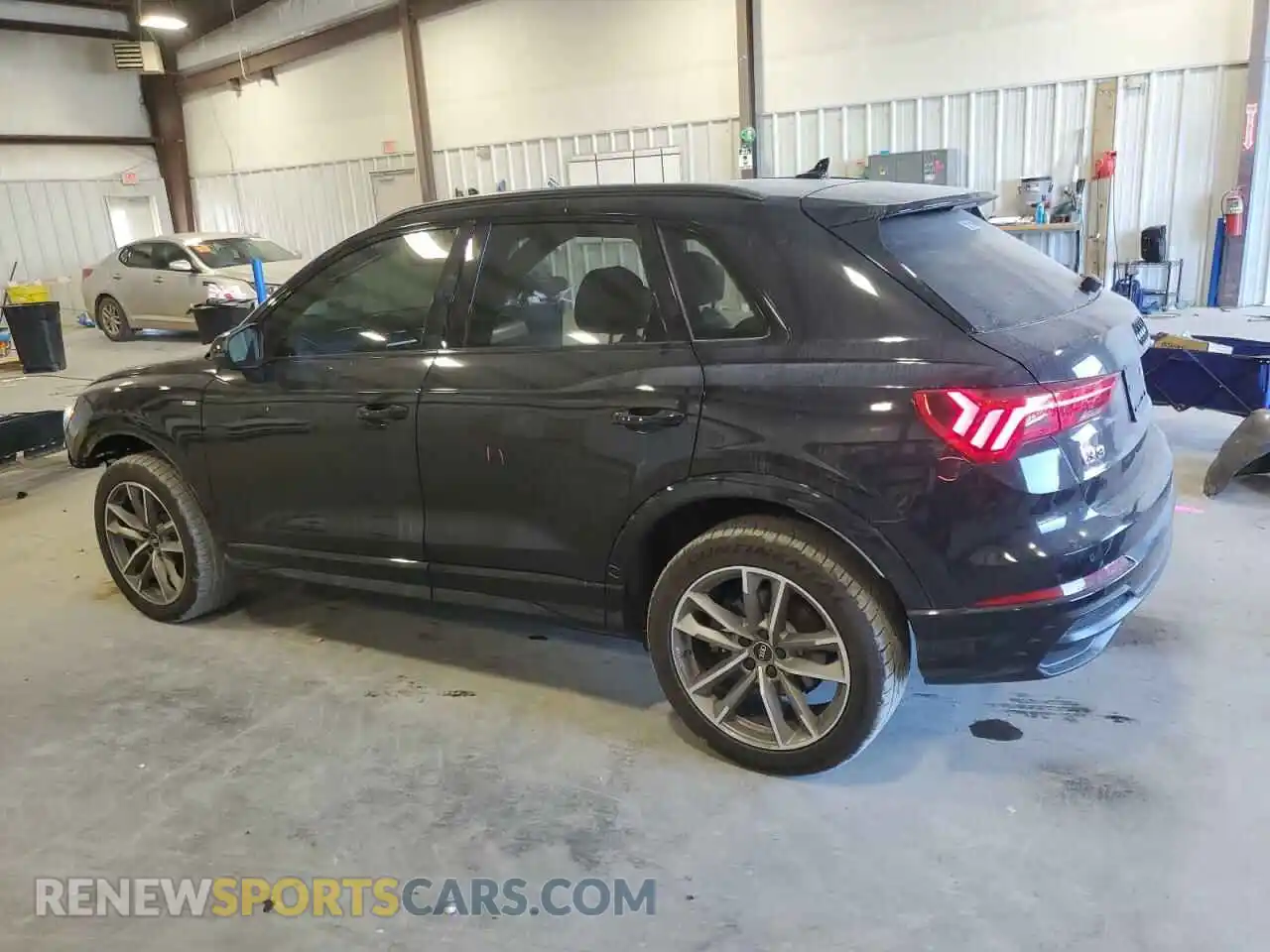 2 Photograph of a damaged car WA1DECF32M1046493 AUDI Q3 2021