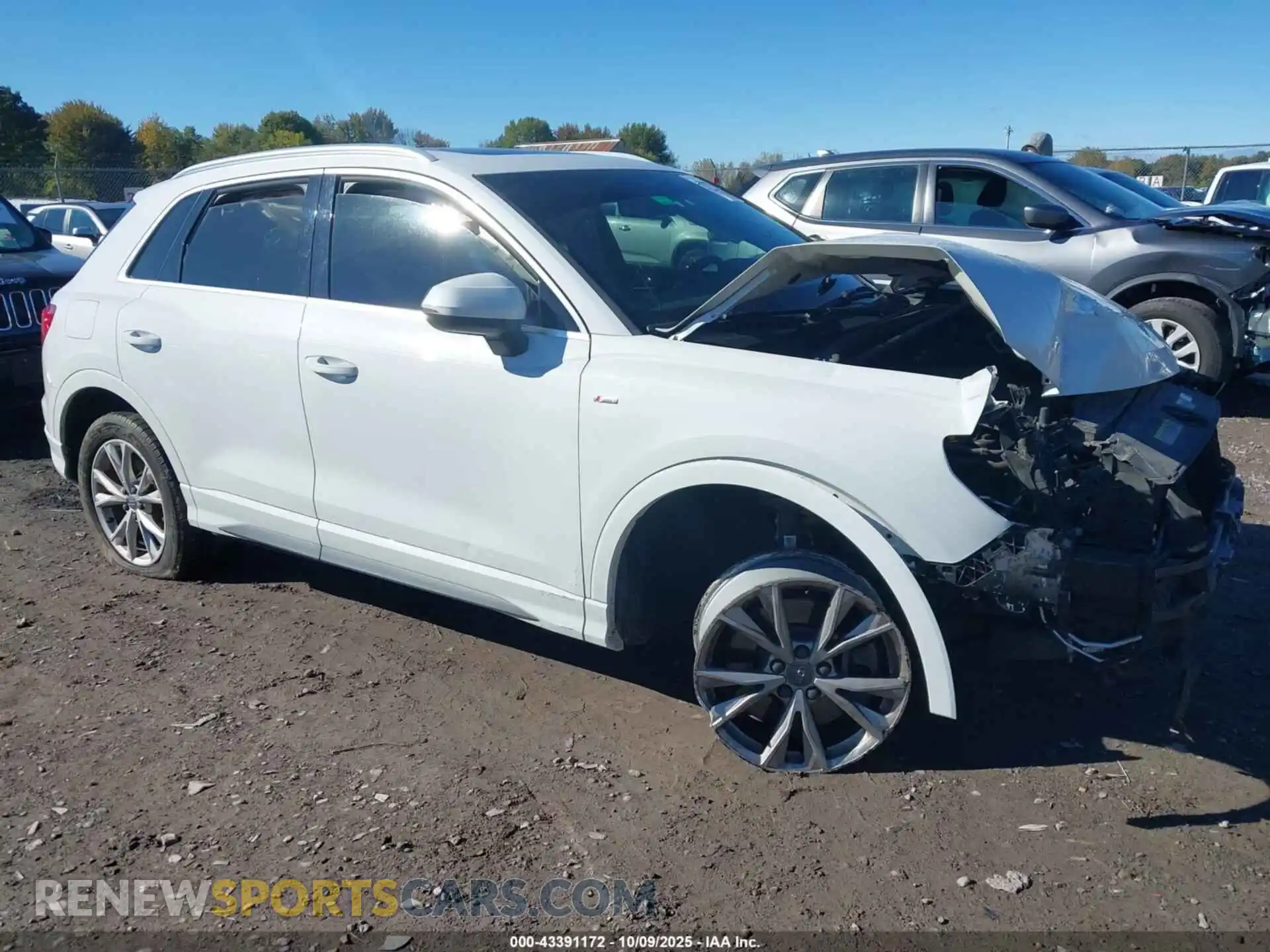 1 Photograph of a damaged car WA1DECF33M1004334 AUDI Q3 2021