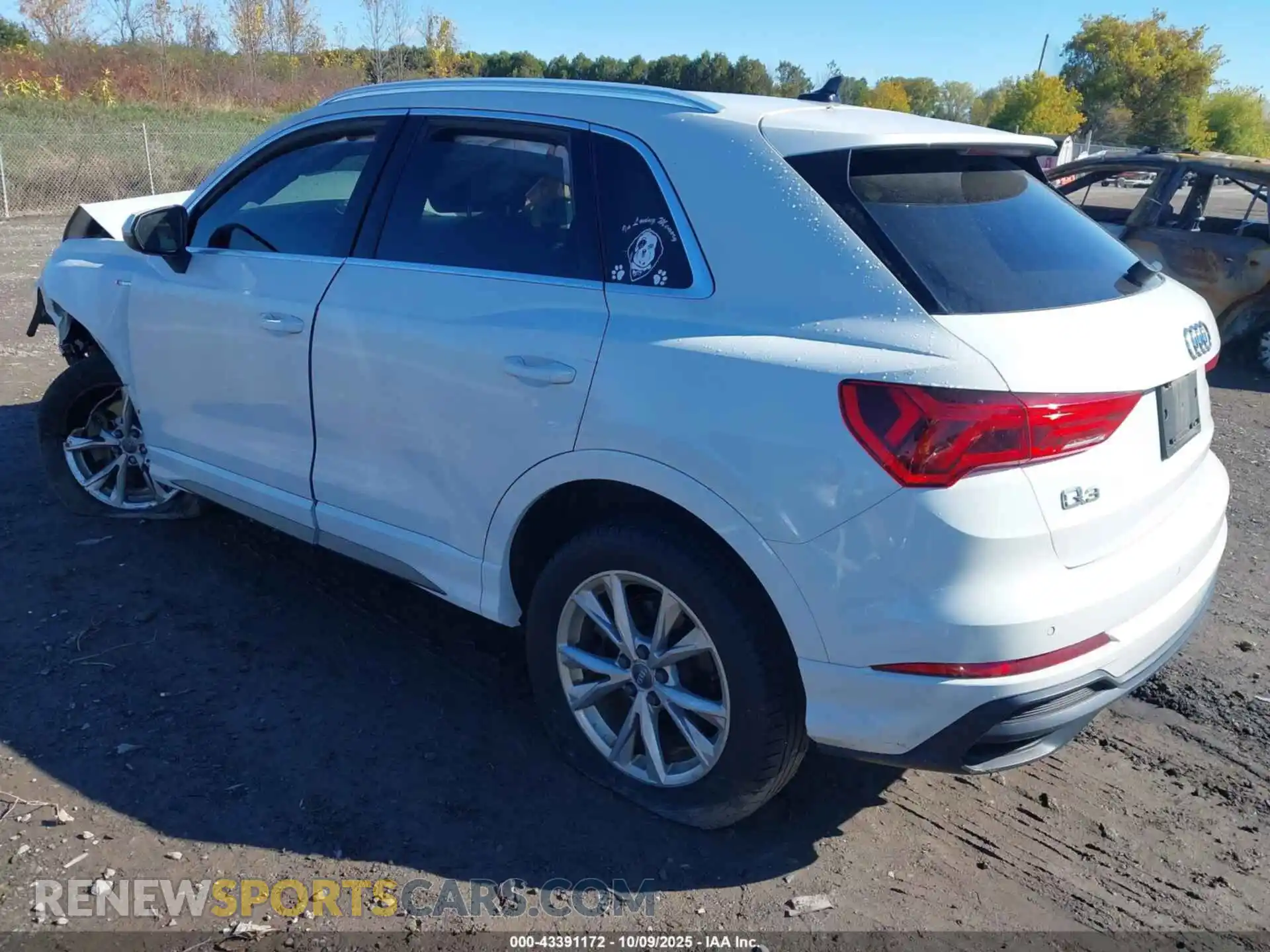 3 Photograph of a damaged car WA1DECF33M1004334 AUDI Q3 2021