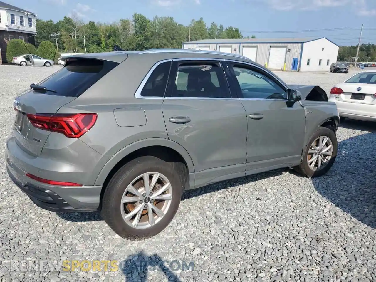 3 Photograph of a damaged car WA1DECF33M1104191 AUDI Q3 2021