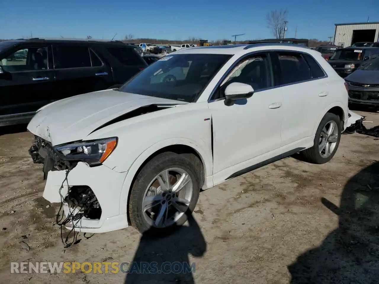 1 Photograph of a damaged car WA1DECF33M1139197 AUDI Q3 2021